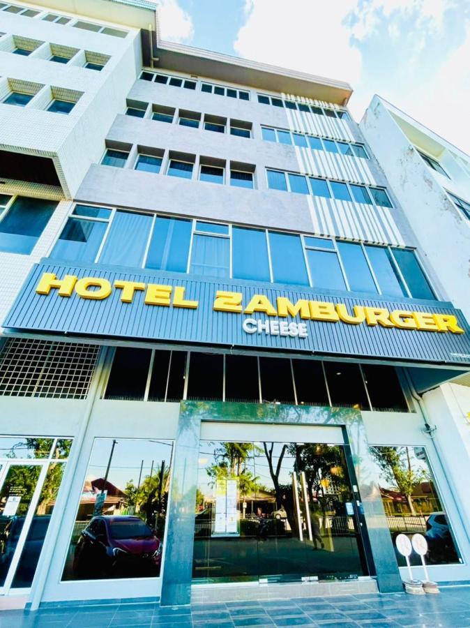 Hotel Zamburger Cheese Melaka Екстериор снимка